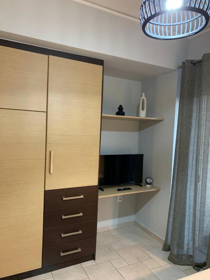 Hommie Apartment Amaliada Eksteriør billede
