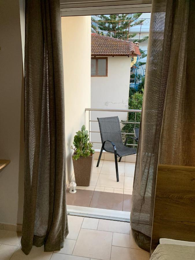 Hommie Apartment Amaliada Eksteriør billede